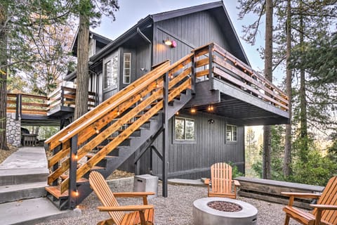Luxe Lake Arrowhead Getaway w/ Treetop Views! House in Lake Arrowhead