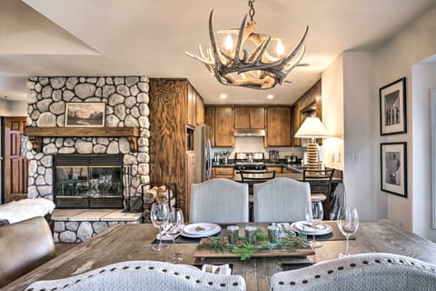 Luxe Lake Arrowhead Getaway w/ Treetop Views! House in Lake Arrowhead