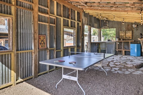 Swim, Relax & Grill! 'Howdy Haus' Near Main Street House in Fredericksburg