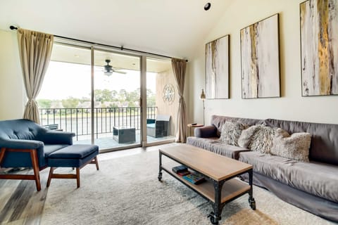 Dreamy Lake Conroe Escape: Boat, Golf, and Swim! Apartment in Lake Conroe