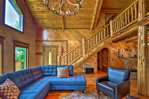 Eureka Springs Area Cabin w/ Deck + 7 Acres! House in Table Rock Lake