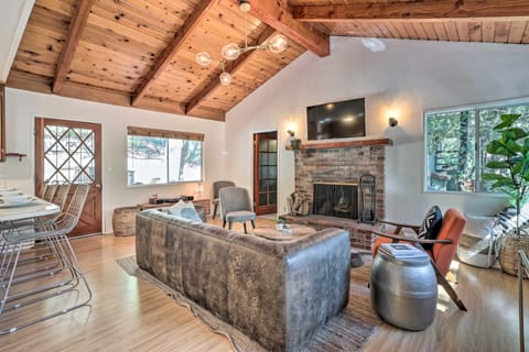 Modern & Unique Cabin with Deck by Lake Gregory! House in Crestline