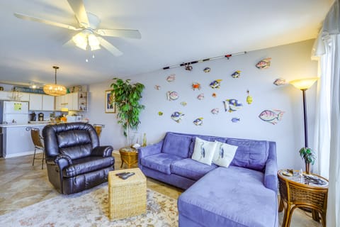 Walkable Beachfront Retreat on Cedar Key! Apartment in Cedar Key