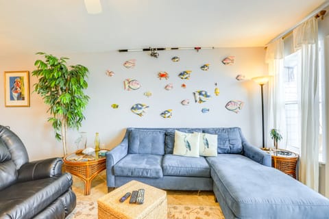 Walkable Beachfront Retreat on Cedar Key! Apartment in Cedar Key