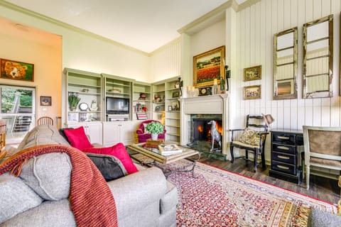 Breathtaking Highlands Condo w/ Mountain View Apartment in Highlands