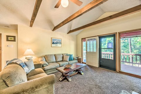 Quiet Ruidoso Getaway ~ 18 Mi to Ski Apache! House in Ruidoso