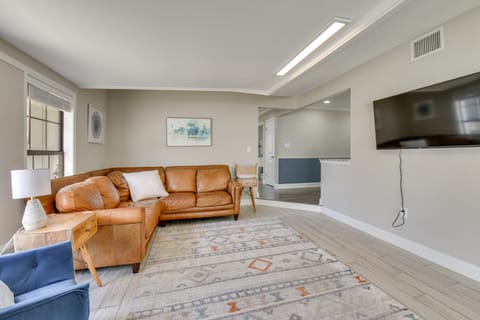 Spacious Fort Walton Beach Home ~ 2 Mi to Beach! House in Fort Walton Beach