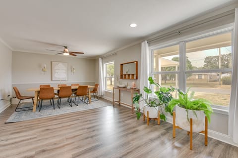 Spacious Fort Walton Beach Home ~ 2 Mi to Beach! House in Fort Walton Beach