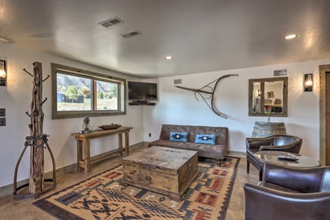 Montrose Barndominium on 7 Acres with Views! House in Colorado