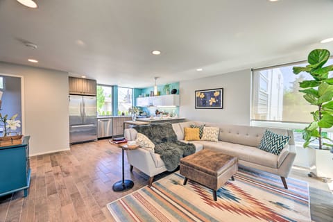 Canal & Mtn Views: Pet-Friendly Seattle Retreat Apartment in Magnolia Seattle