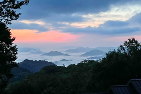 Luxe Lodge Near Smoky Mountains: Views & Hot Tub! House in Waynesville