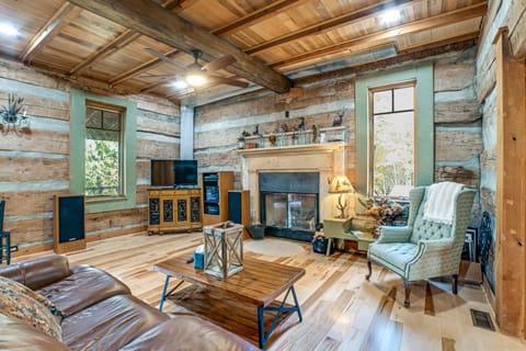 Kentucky Lake Views: Cozy Cabin in Waverly! House in Tennessee