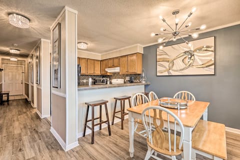 2 Mi to Skiing! Resort-Style Beech Mountain Condo Apartment in Beech Mountain