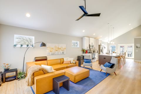 Hot Tub & Fire Pit: Chic Asheville Oasis House in Asheville