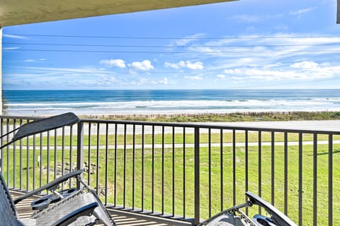 Ormond Beach Condo w/ Balcony & Views Apartment in Ormond By The Sea