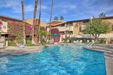 Walk to Dtwn Palm Springs: Condo w/ Pool Access Apartment in Palm Springs