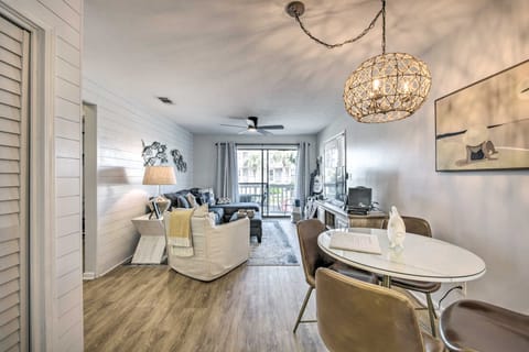 PCB Condo Rental w/ Pool Access, Steps to Beach! Apartment in Panama City Beach