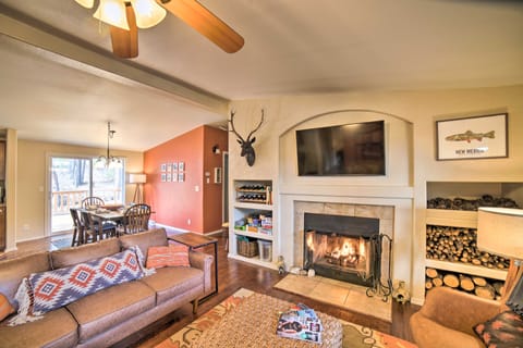 'Hilltop Hideout' w/ Peaceful Mountain Views House in New Mexico