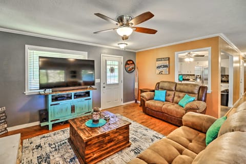 Family-Friendly Lakeview Home w/ Private Yard House in Lakeview