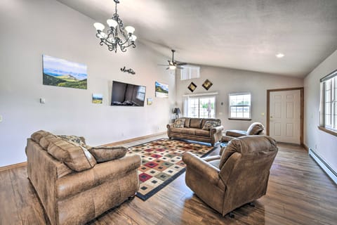 The Vineyard Country Farm Home at Grand Valley House in Grand Junction