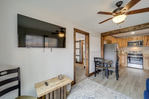 Hilltop Hideaway w/ Scenic Views & Hot Tub! Cottage in West Jefferson