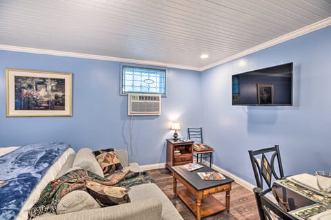 Updated Williamstown Apartment with Kitchen! Apartment in Williamstown