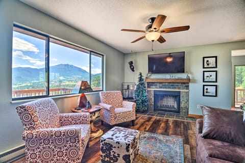 Idyllic Cabin w/ Grill & Panoramic Mtn Views! House in Estes Park
