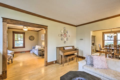 Historic Cumberland Home on Beaver Dam Lake! House in Wisconsin