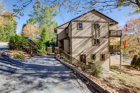 < 1/2 Mi to Sugar Mtn Resort! Family Retreat Apartment in Sugar Mountain