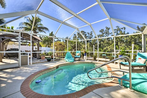 Waterfront Bradenton Home: Heated Pool & Fire Pit House in Cortez