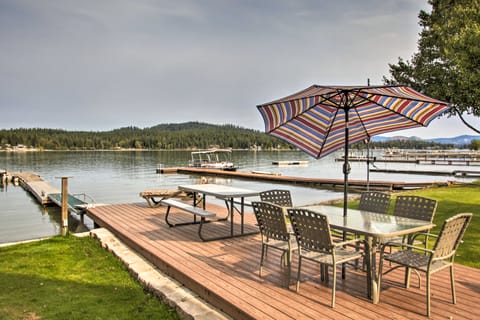 Diamond Lake Home w/ Dock Close to 2 Ski Resorts! House in Washington