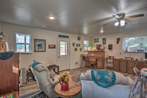 Pet-Friendly Libby Cottage w/ Mountain Views! Apartment in Idaho