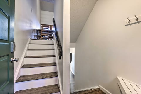 Hot Tub & Mtn Views: Silverthorne Escape! Apartment in Wildernest