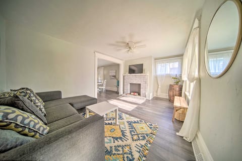 Historic Family Home 2 Mi to Lake Erie & Zoo! Apartment in Erie