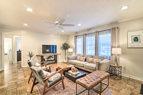 Mid-Century Modern Escape in Central Lakeland! House in Lakeland