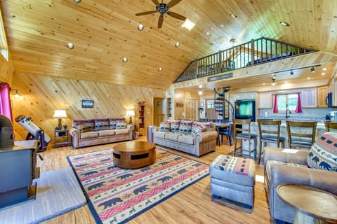 Hike, Ski & Swim: Luxury Cabin on Silver Lake! House in Adirondack Mountains
