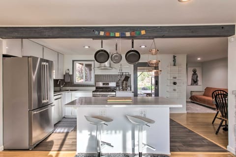 Seattle Area Getaway ~ 5 Mi to Puget Sound! House in King County