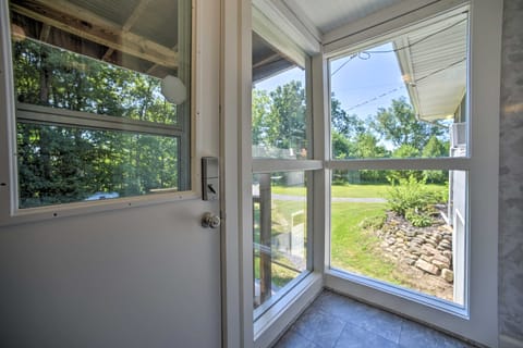 Modern Studio < 13 Mi to Saratoga Racetrack! Apartment in Saratoga