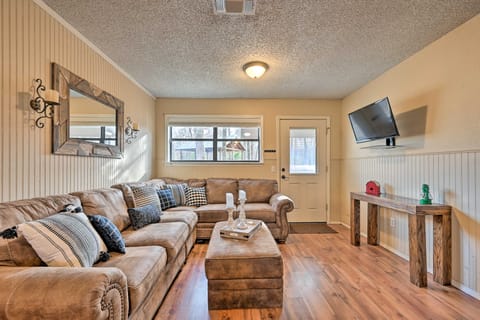 'Hidden Oaks' Broken Bow Vacation Rental, Pets OK! Cottage in Broken Bow