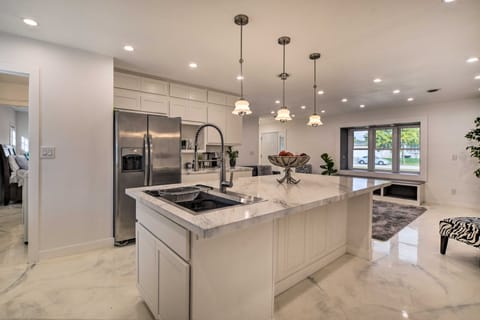 Renovated Griffith Family Home in Chicagoland Area House in Gary