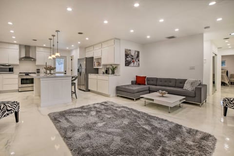 Renovated Griffith Family Home in Chicagoland Area House in Gary