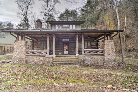 Tranquil Smoky Mountain Cabin w/ Porch & Fire Pit House in Carson Springs
