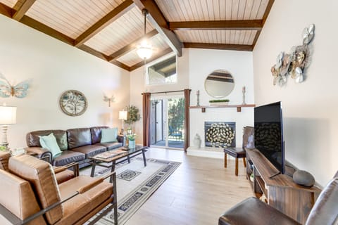 Mtn-View Condo w/ Hot Tub Access in Sedona! Apartment in Village of Oak Creek