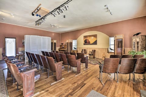 Converted Concert Hall in Downtown Del Norte! Apartment in Del Norte