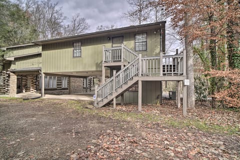 Inviting Apartment w/ Deck in Smoky Mountains Apartment in Carson Springs