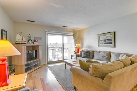 Coastal Sea Pines Escape: Walk to Beach! Apartment in Hilton Head Island