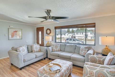 Pet-Friendly Buena Vista Home w/ Yard & Hot Tub! House in Buena Vista