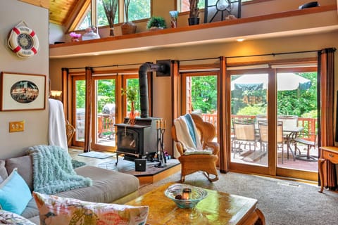 Roomy House on 2 Acres - 2 Mi to Egg Harbor Beach! House in Door County