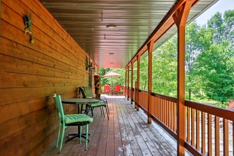 Roomy House on 2 Acres - 2 Mi to Egg Harbor Beach! House in Door County
