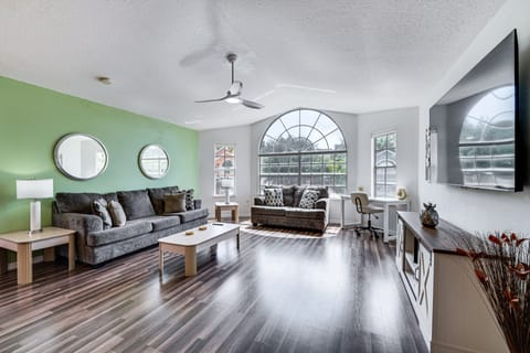 Bright Kissimmee Condo < 6 Mi to Disney World Apartment in Four Corners